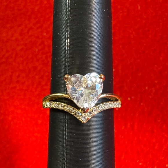 Jewelry - Elegant Gold and Silver Heart Ring